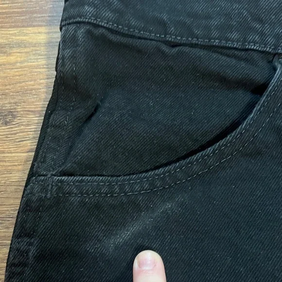 Rustler Men's Classic Black Straight Jeans ๐ - Picture 5 of 10